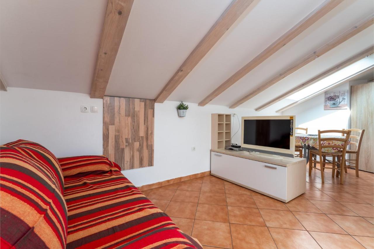 Apartments With A Parking Space Baska, Krk - 13907 Exterior photo